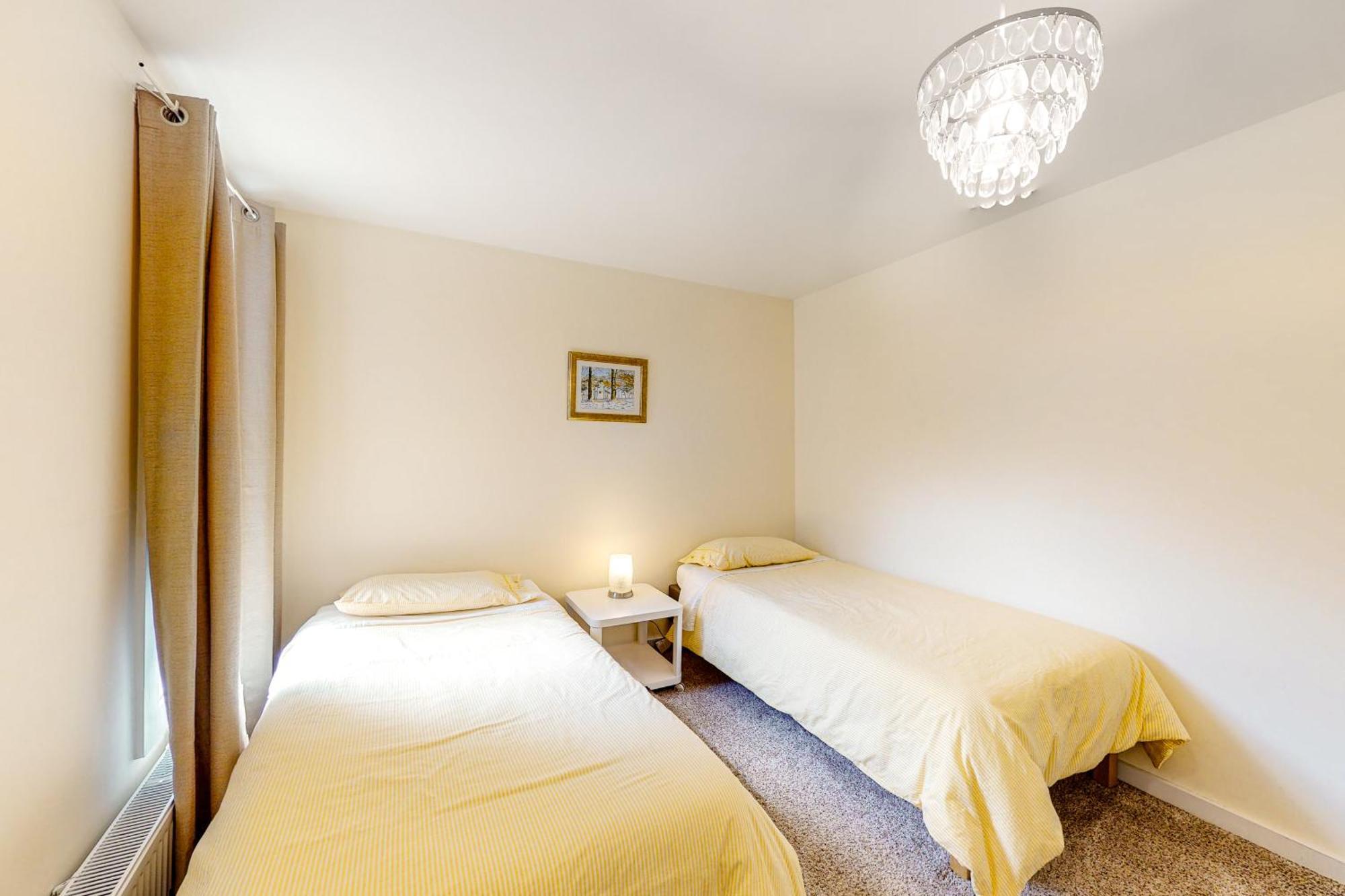 Pleasant Condos Ludlow Room photo